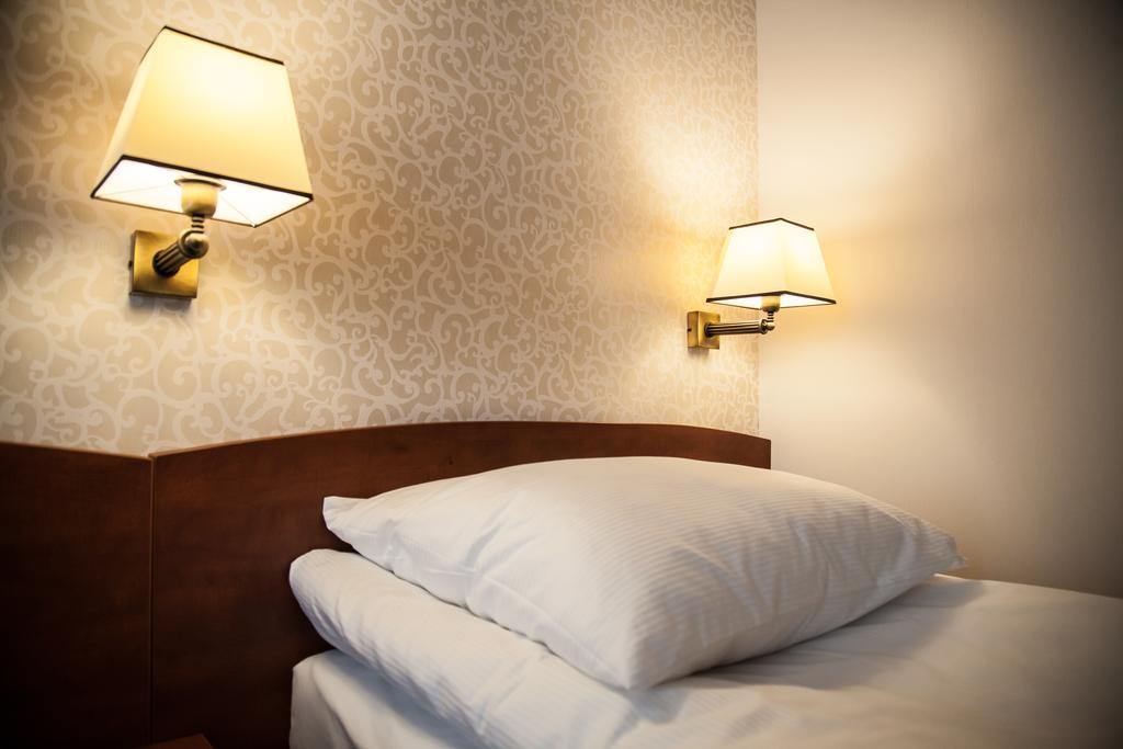 Hotel Stara Gorzelnia Licheń 部屋 写真