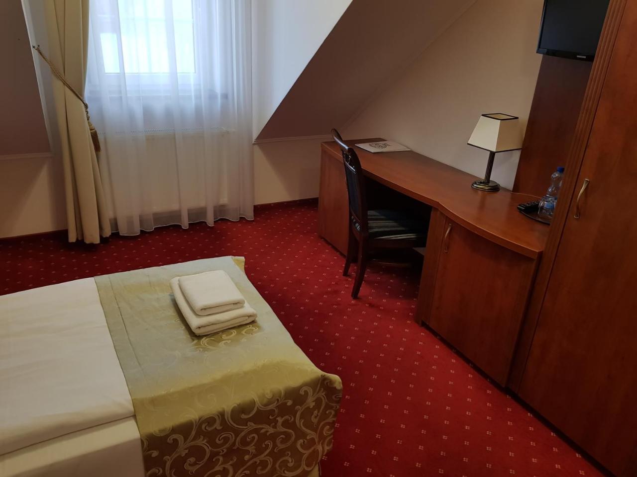 Hotel Stara Gorzelnia Licheń エクステリア 写真